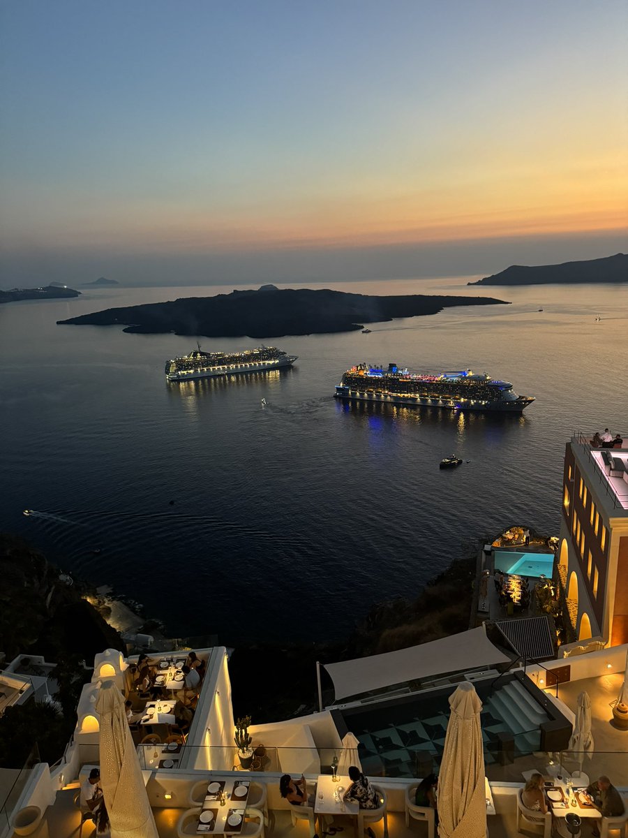 dean_warsop's tweet photo. Santorini https://t.co/HtCZCZs7wX