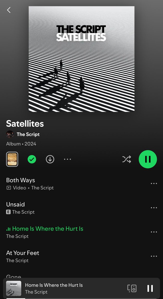 happyliving2694's tweet photo. Working not in the office today means one thing #Satellites #SatellitesTheScript #TheScriptFamily #DoItForMark @thescript 🖤🤍 https://t.co/Mmw28vbnkp