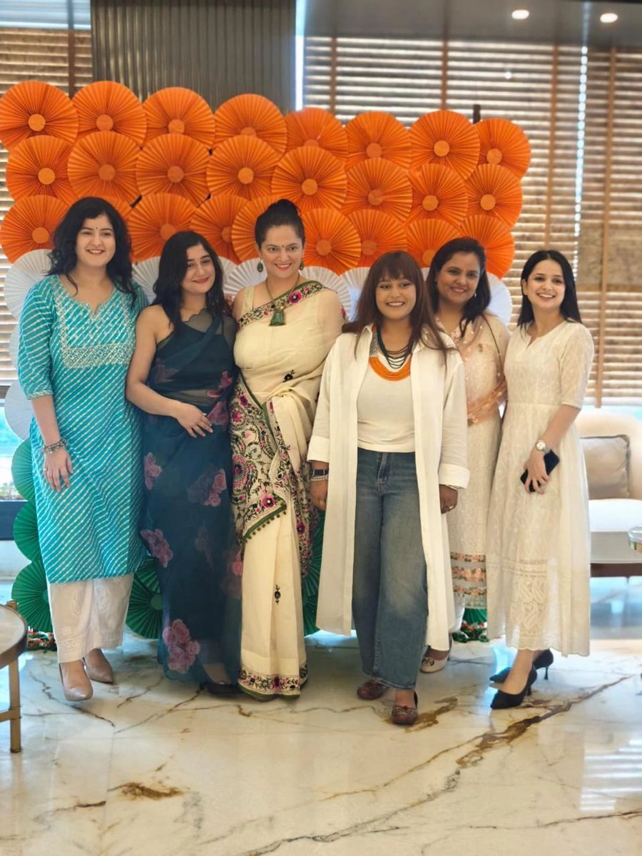 jatin_ssvg's tweet photo. Glimpses of Pride and Patriotism on 15th August 2024 at our office 🇮🇳As we celebrate the 78th Independence Day, We stands united in the spirit of freedom and progress. 

Together, we are stronger, together, we are free https://t.co/fs7DSANbTN