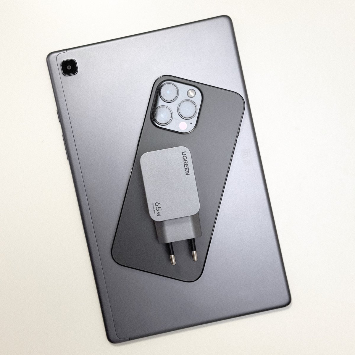 diachenkobogdan's tweet image. Unboxed the @UgreenOfficial  Nexode Pro 65W 3-Port GaN Fast Charger: perfect for charging multiple devices at once. Compact, powerful, and sleek. Ideal for my gadgets. @Ugreen_de  #UGREEN #TechUnboxing #Gadgets