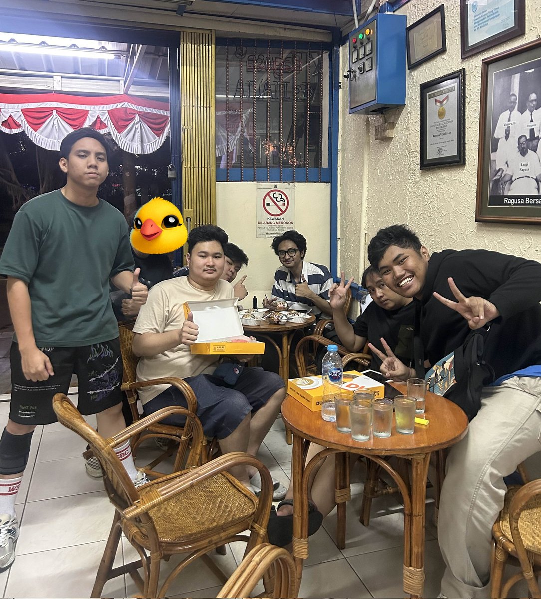 kak_ndoo's tweet photo. Terima kasih untuk surprisenya kemarin dan yang sudah mengucapkan selamat ultah  ke aku. Once again Thank you so much
@Limbahbaru @naldioktavian @itoohrt @vincentwusilii @ntusk2 @siimpersons https://t.co/8e0bkpHhjU