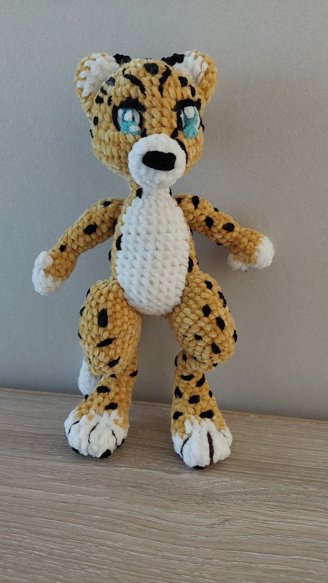 Spinellefennec's tweet photo. Une nouvelle  peluche. Cette fois ci  khamira  une petite guépard.  

#crochetfurry #fursonaplush #crochetpersonalized #plushpersonalized https://t.co/gIMbMOFAKs