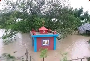 PREMIUMERZA's tweet photo. Check my other post's comment section to see why i hate Hindutva so much. They're laughing on floods but there's over half-million Hindus too in flood affected areas. I'm sure indians don't care about them.

These morons are the worst, the same as zionists. 

#FloodInBangladesh https://t.co/IkYJNwKAFf