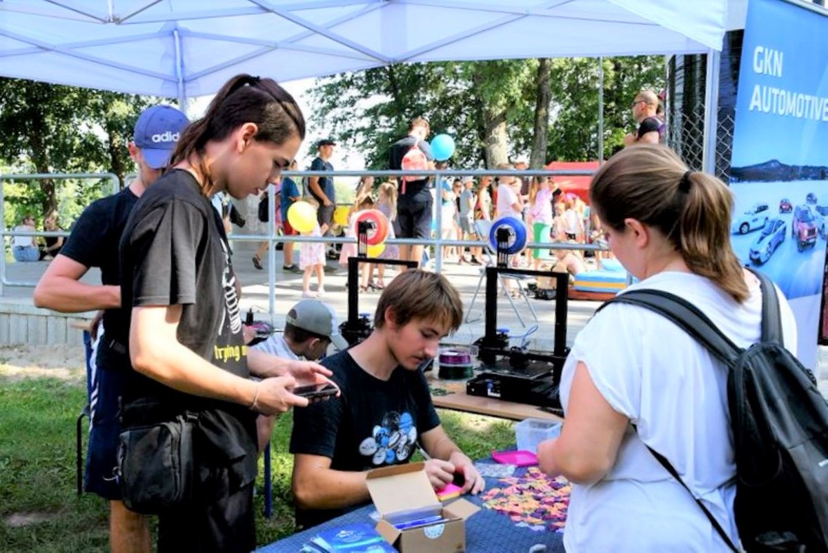 Last weekend at the Oleśnica Circus and Artistic Festival, our team in Poland partnered with Sky Blue Education to host workshops for aspiring young engineers as part of its Future Talent initiative, including 3D printing, electronics and DIY projects. Well done to all involved!