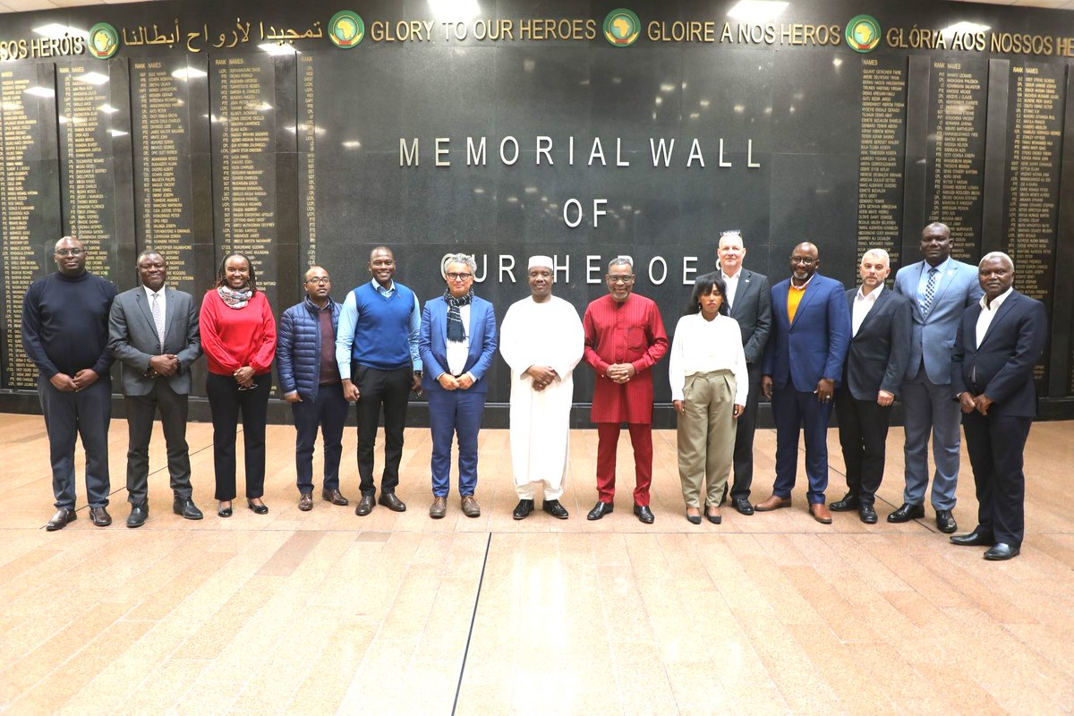 AUC_PAPS's tweet photo. Opening Remarks by Dr. @SarjohBah3 , Director of the Conflict Management Directorate at the #AU-#EU-#UN Partnership Project Meeting on Enhancing the Compliance and Accountability Framework for #AU #PSOs.
https://t.co/D64pkaOgmc https://t.co/u4qIrkj8Wx