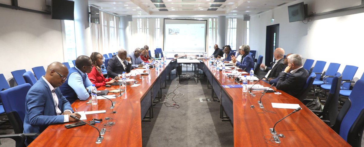 AUC_PAPS's tweet photo. Opening Remarks by Dr. @SarjohBah3 , Director of the Conflict Management Directorate at the #AU-#EU-#UN Partnership Project Meeting on Enhancing the Compliance and Accountability Framework for #AU #PSOs.
https://t.co/D64pkaOgmc https://t.co/u4qIrkj8Wx