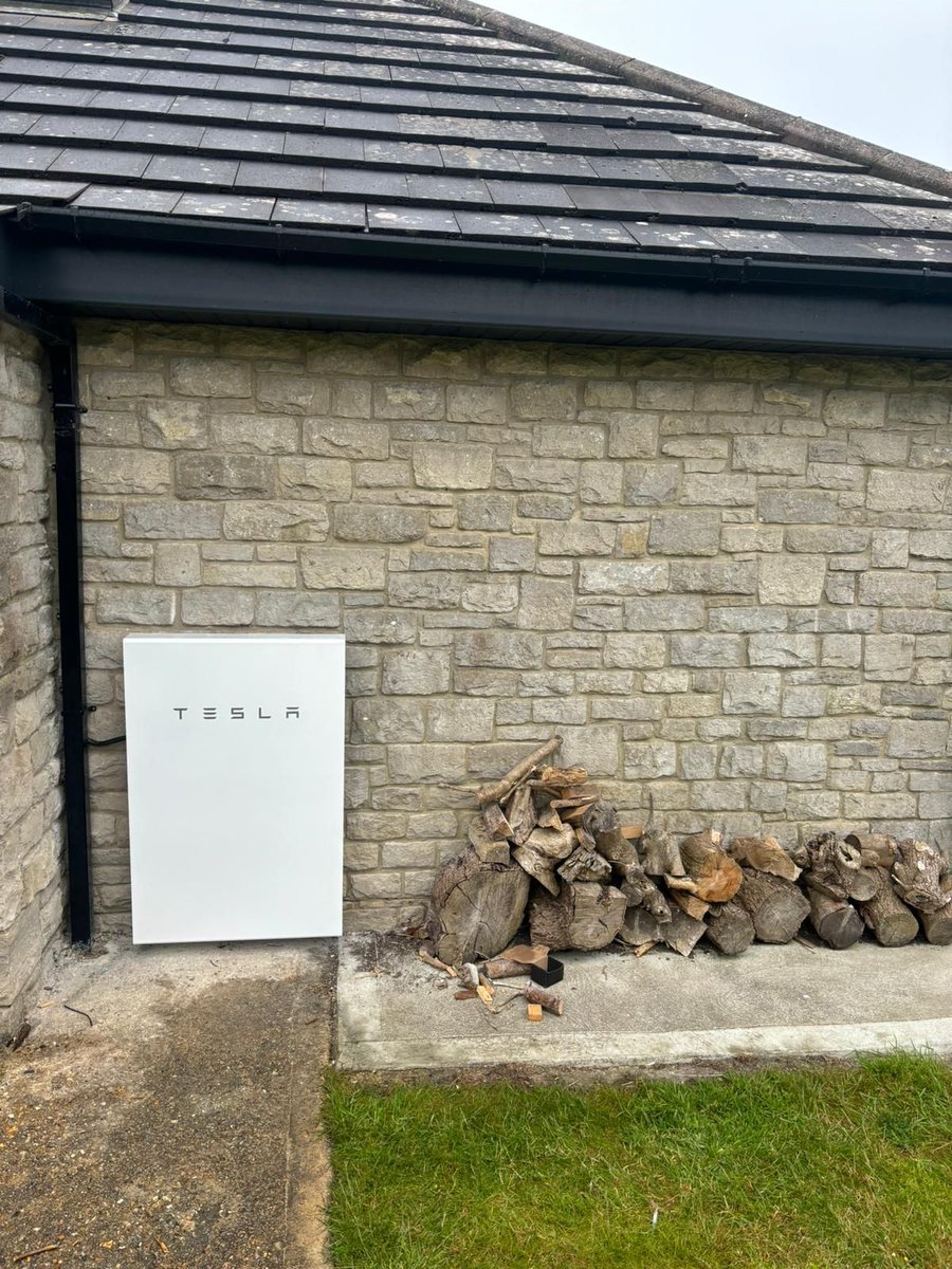 Check out some of our recent #TeslaBattery installations across South England.

These happy customers will benefit from 
✔️ Premium installation, support and advice service from our team
✔️ Reduced energy bills 
✔️ Entered into our #Tesla Cyberquad giveaway