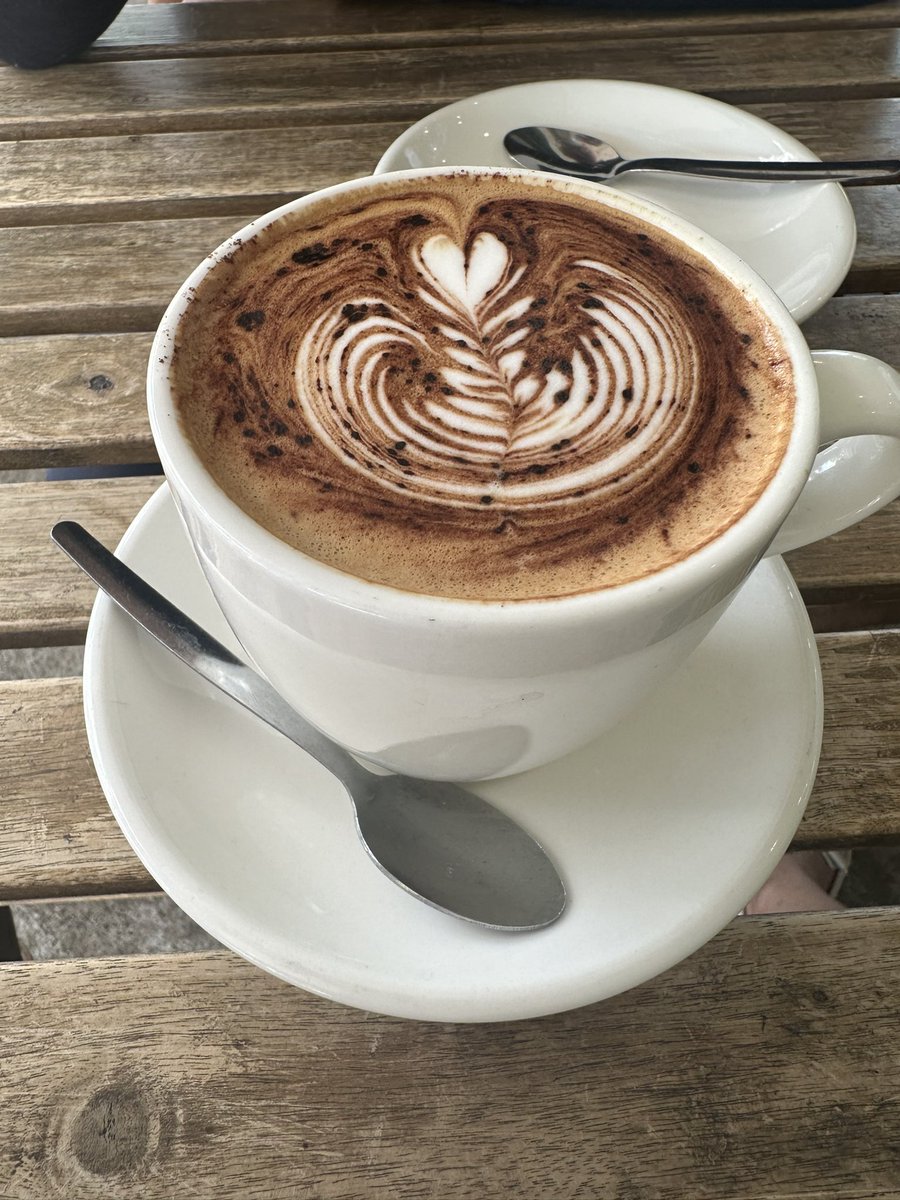 shimotomocake's tweet photo. Cups and wells☕️ https://t.co/KvOFDAokHd