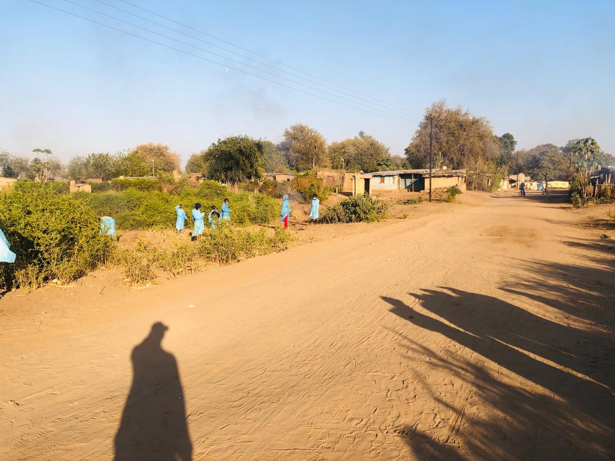 RCCA_Youth's tweet photo. Community health is our well-being! Every Saturday, we mobilize young people for Clean-up campaigns. This is a way to demonstrate community service. We work hand-in-hand with the Settlement Administration and partners to keep the #Tongogara #Refugee #Settlement clean. https://t.co/wxwNRPn7C8