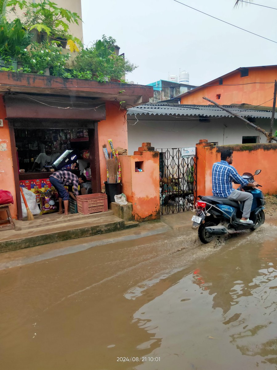 PritishKumarS20's tweet photo. @DmSambalpur  @SMC_Sambalpur  @PWD_Odisha 
@CMO_Odisha @dpradhanbjp  @nitin_gadkari @PMOIndia 
@otvnews  @kanak_news  @NEWS7Odia  @SambalpurBJP https://t.co/3HoenoXsLu
