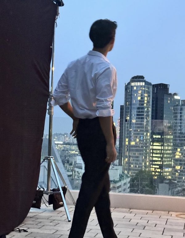 maesvto's tweet photo. welcome back office husband mingyu pt2 https://t.co/ZR98uZSC2y
