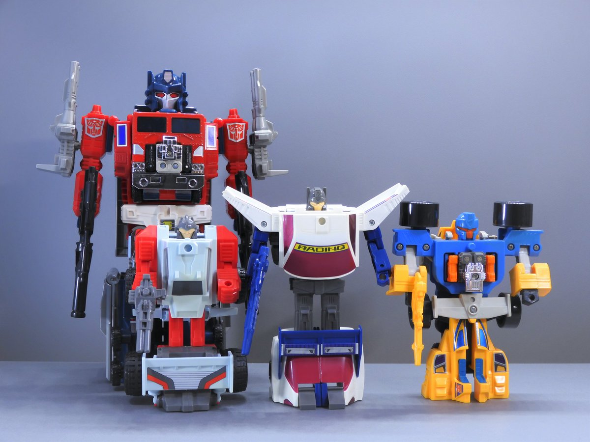 gLYjzoShlTvAN0g's tweet photo. ゴッドマスター四銃士。

#トランスフォーマー
#Transformers https://t.co/SqY9vSGee5