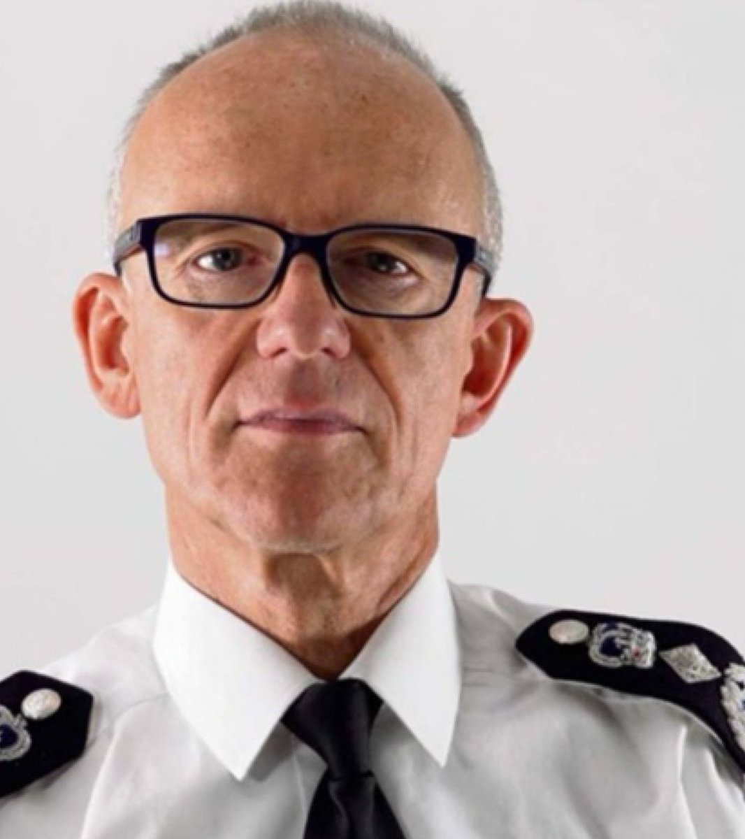 LeeHarris's tweet photo. I find it utterly staggering that Mark Rowley still has a job after YET ANOTHER report concluded that our woke, useless, two-tier Met Police is completely failing in ALL areas of work!

Mark Rowley is dangerous. He's destroying London, and he needs to go! https://t.co/NTXreLi5nR