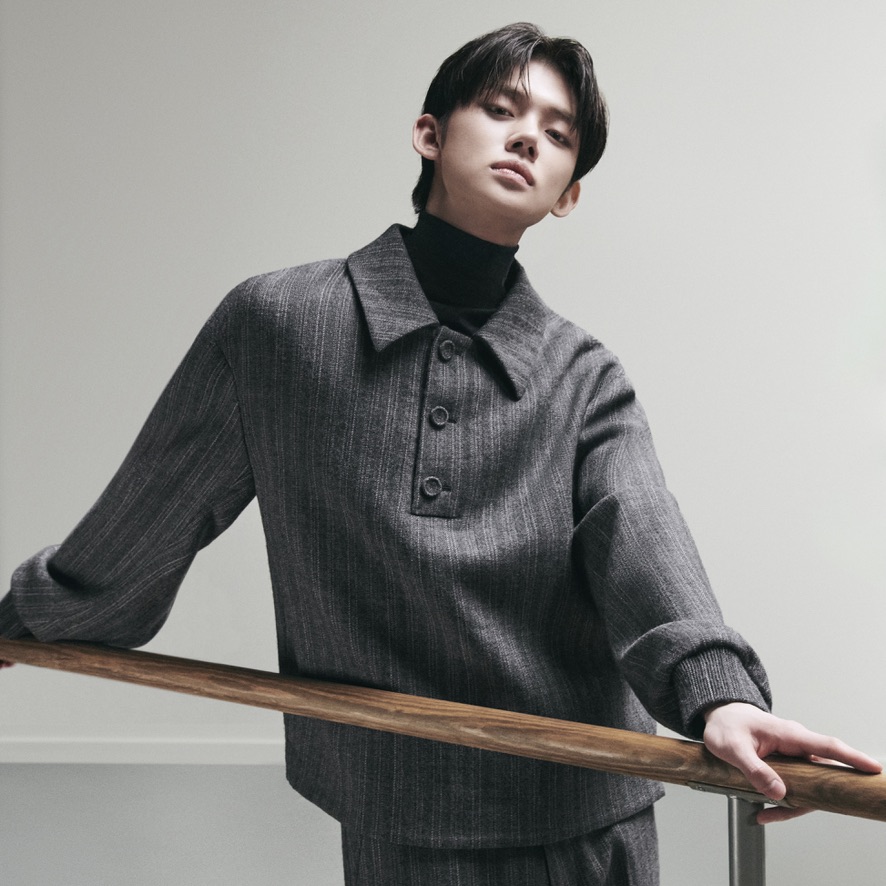 Dior's tweet photo. Eschewing convention.
#DiorWinter24's craftsmanship https://t.co/Dasf1ikD5h redefines sharp elegance on Dior Ambassadors @TXT_bighit, embodying Kim Jones's vision with a tailored nod to the art of movement, a cherished legacy of the House's founding couturier.
#StarsinDior