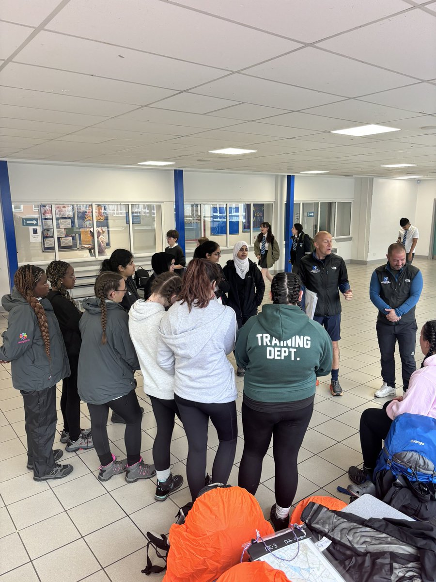 Mrs_HteacherRE's tweet photo. Last briefing before we head off with the Silver DoE group @HolyroodSec https://t.co/HSBwDPwJdE