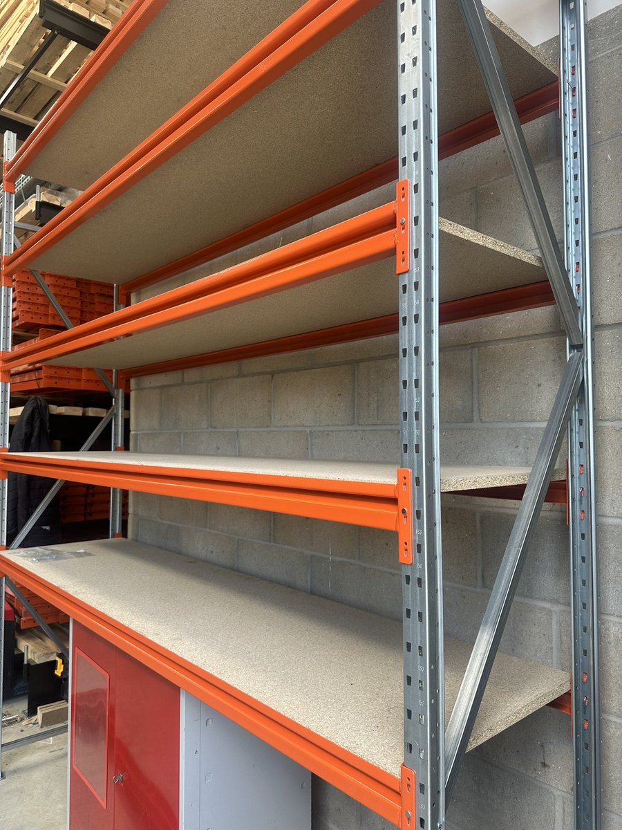 DexionAnglia's tweet photo. A closer look at the Dexion Longspan 3. 

Now with Orange beams and in a range of sizes. Perfect for bulky awkward items. https://t.co/RHcb6nNDS8