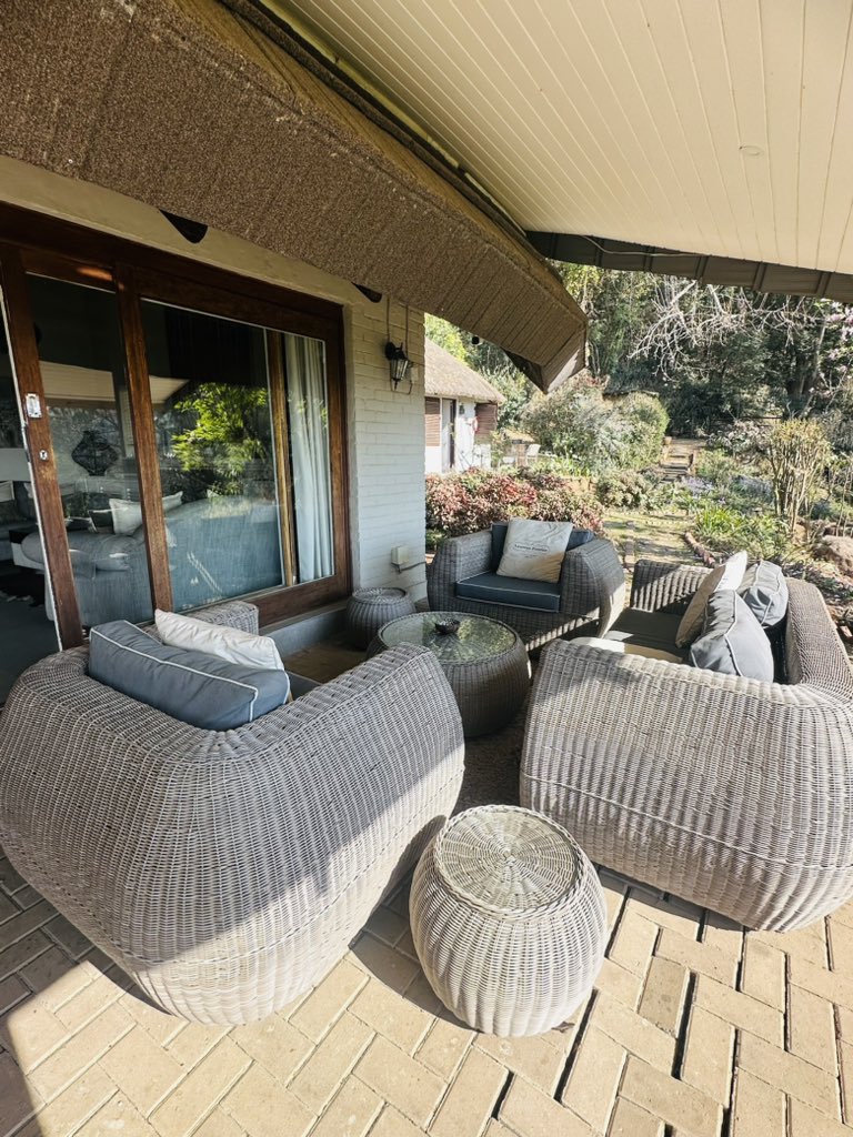 daring_travel's tweet photo. A warm welcome by @PleasantPlaces_ let the adventure begin #MidlandsMeander #CountrysideGetaway #travelpreneurs #kznmidlandsmeander #UmgeniTourism #shotleftsa #sharesouthafrica #womenintourism #wedotourism #visitsouthafrica #daringadventures https://t.co/BgtoeLyVcY