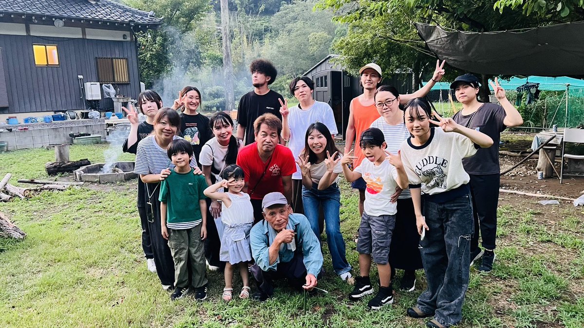 nosaintandbloom's tweet photo. 田中稔彦監督作品
短編映画『潮時』
猛暑の中での撮影でしたが、無事!予定通りの撮影スケジュールでクランクアップすることがでしました❗️最高のキャスト・スタッフで作り上げた、日本の夏、郷愁と家族を丁寧に描いた作品です。
まだまだ長旅は続きます!
#潮時
#nosaint https://t.co/pnXV2Xl4u1