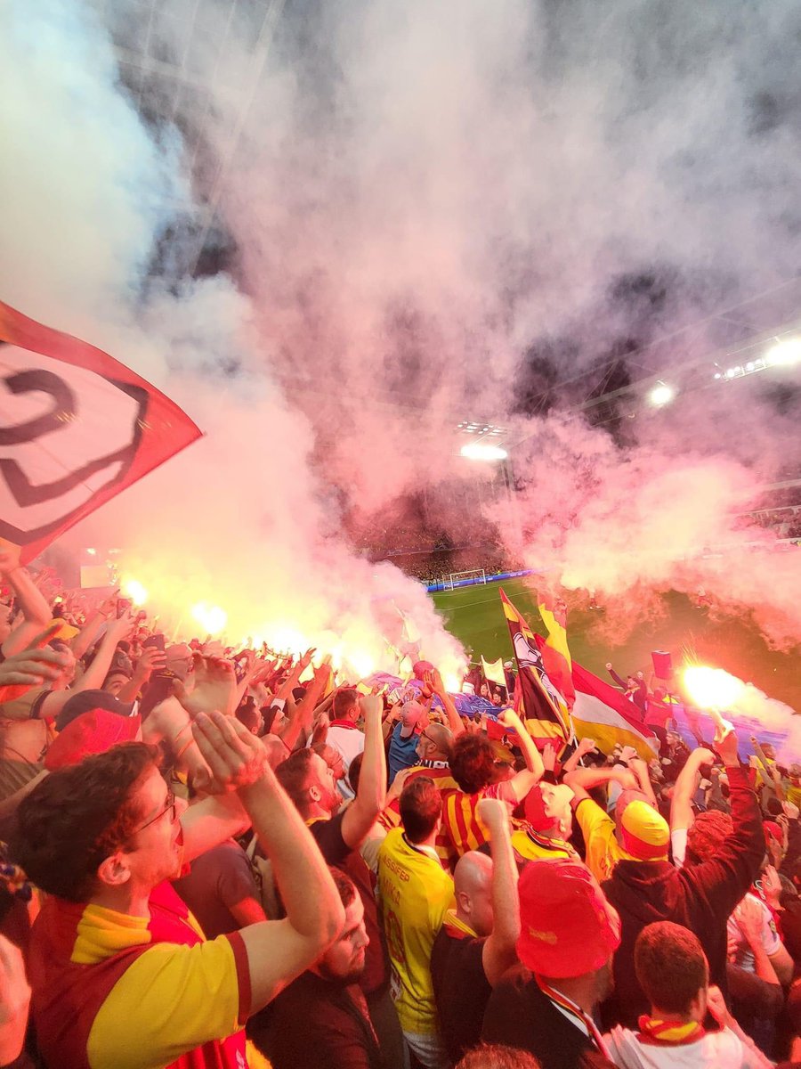 LENS FANS tweet media