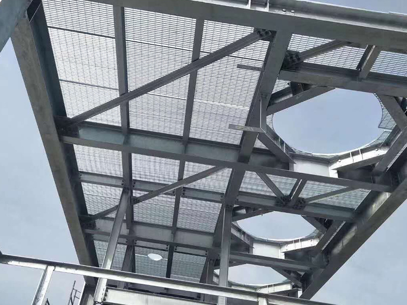 biaobowiremesh's tweet image. Ride waves confidently with #Offshore platform grating. Guaranteed stability, pro service. Learn how we support sea ventures: bit.ly/49O9M01 ⚓ #MarineEngineering #BiaoboWireMesh contact us:+86 13785260627 Email：admin@bometalgrating.com beststeelgrating.com