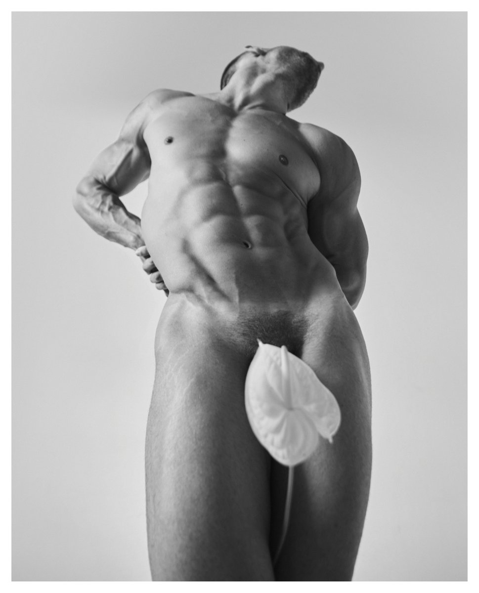/BODY + ANTHURIUM
@Babita_de_Nopal
#BOYZandFlowers