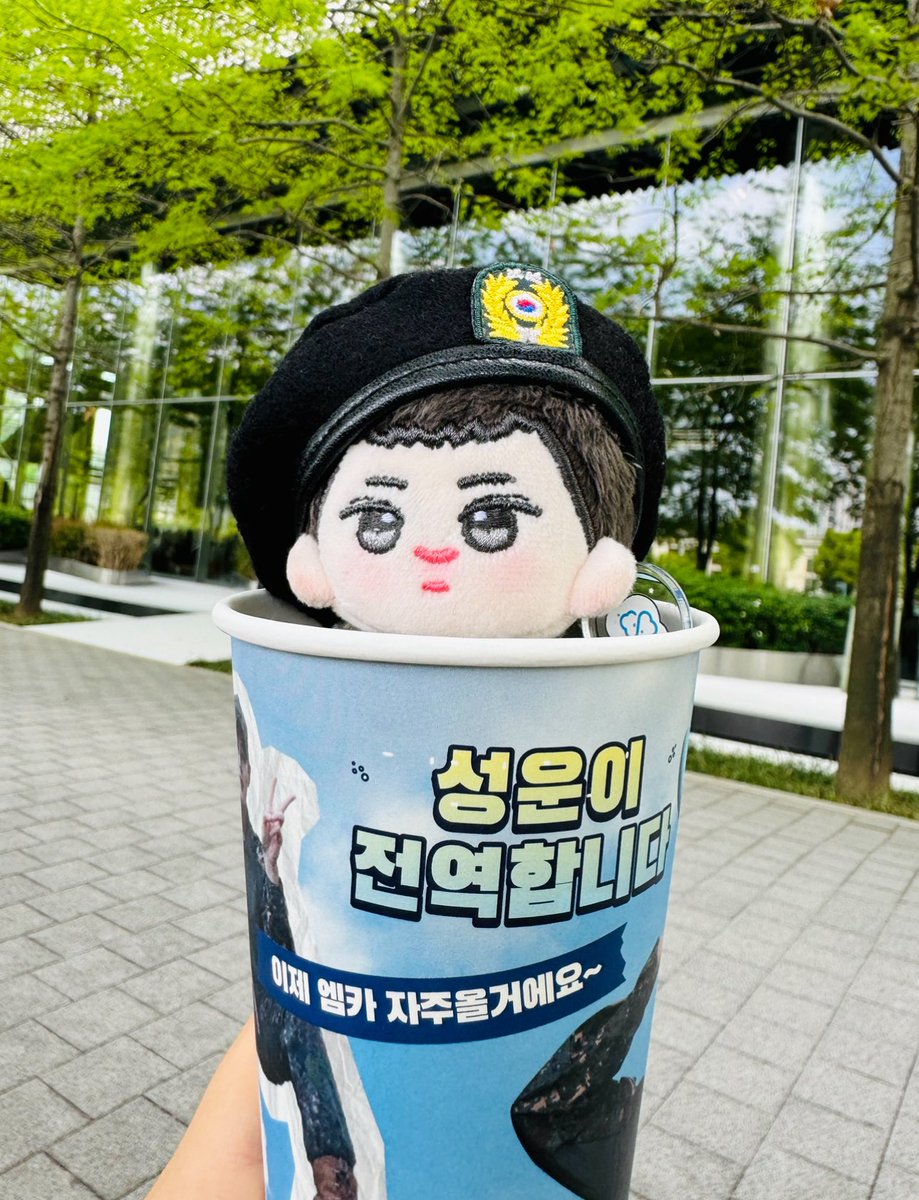 항상 궁금했음-🧐

한시간이 넘는 거리여도 찾아가는 이유-🥰

CJ에서 해준다지만 어딘가 하늘향기가 폴폴~

언제나 달려갑니다-🫶🏻

#하성운 #gooreumseng #하늘