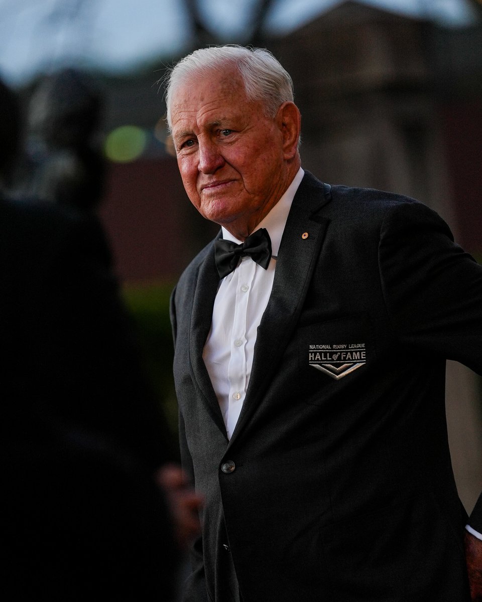 SSFCRABBITOHS's tweet photo. Will we see another Rabbitoh become an Immortal tonight ❤️💚 Tune into @FOXNRL tonight #NRLHallOfFame https://t.co/Wpa3CZRsAA