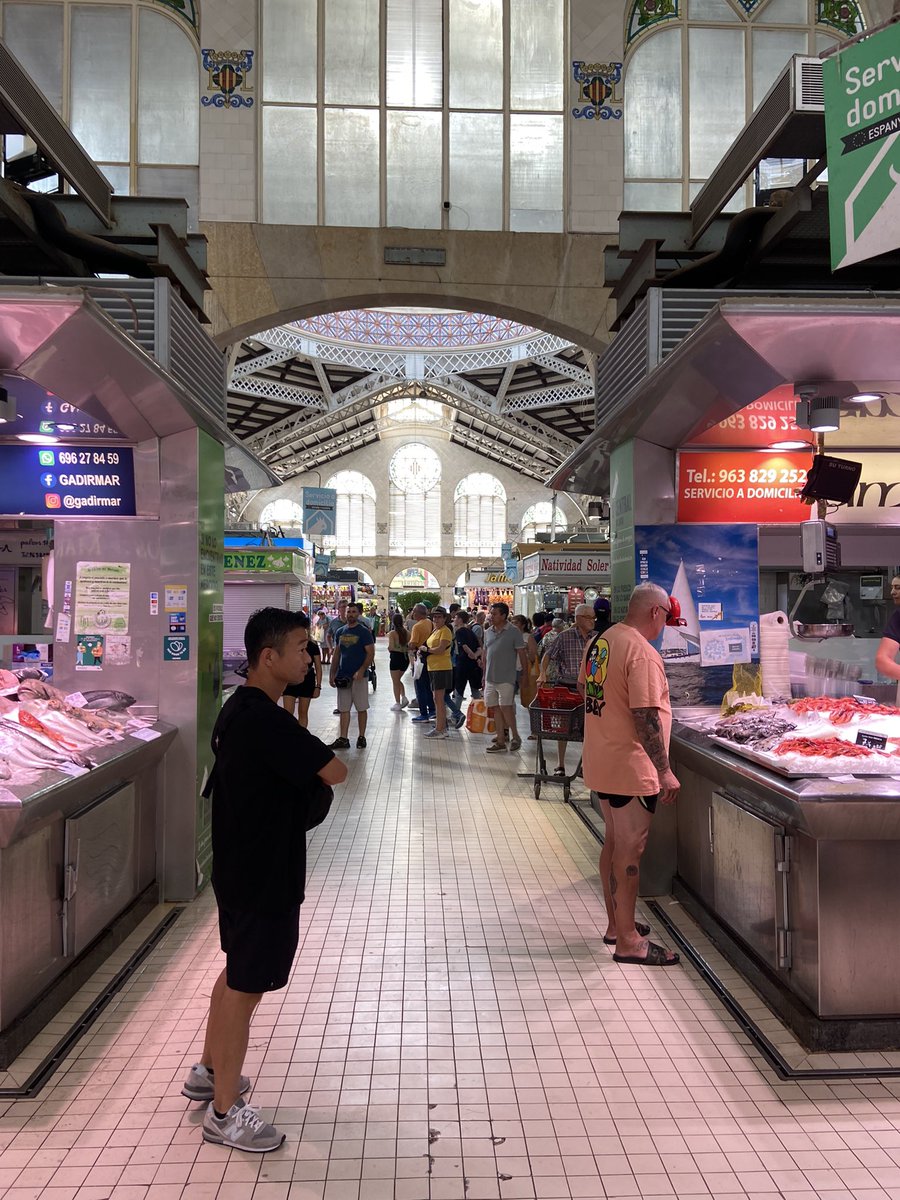 Early morning visit to the Mercat Central de Valencia. Easy to see how one could get meat sweats. Every meat, fish, fruit, vegetable, pastry, bread known to Spain on full display. Going for a long walk to wear off my gastric voyage.