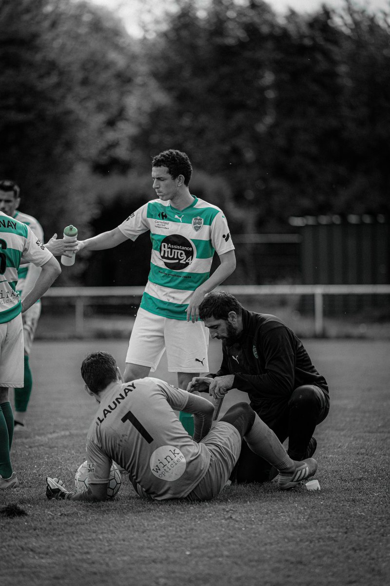 Jour de 𝗠𝗔𝗧𝗖𝗛 pour la team SM ! 👊🏼💚

@thomaslavistaprod

#EnsembleEnVert #ESTF