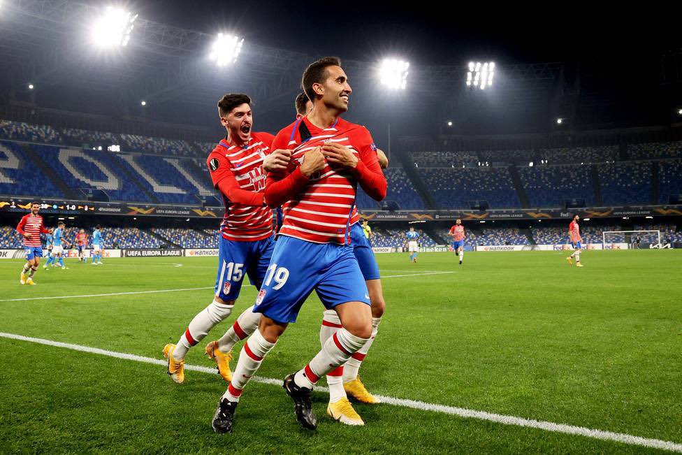 diduugcf's tweet image. Ella me dijo &quot;send nudes&quot; y yo le envié esta foto del EuroGranada derrotar al Napoles en su casa y deslumbrar a Europa entera.

Ella se burló, quería ver la desnudez de mi cuerpo, yo, tonto, le mostré la desnudez de mi alma.