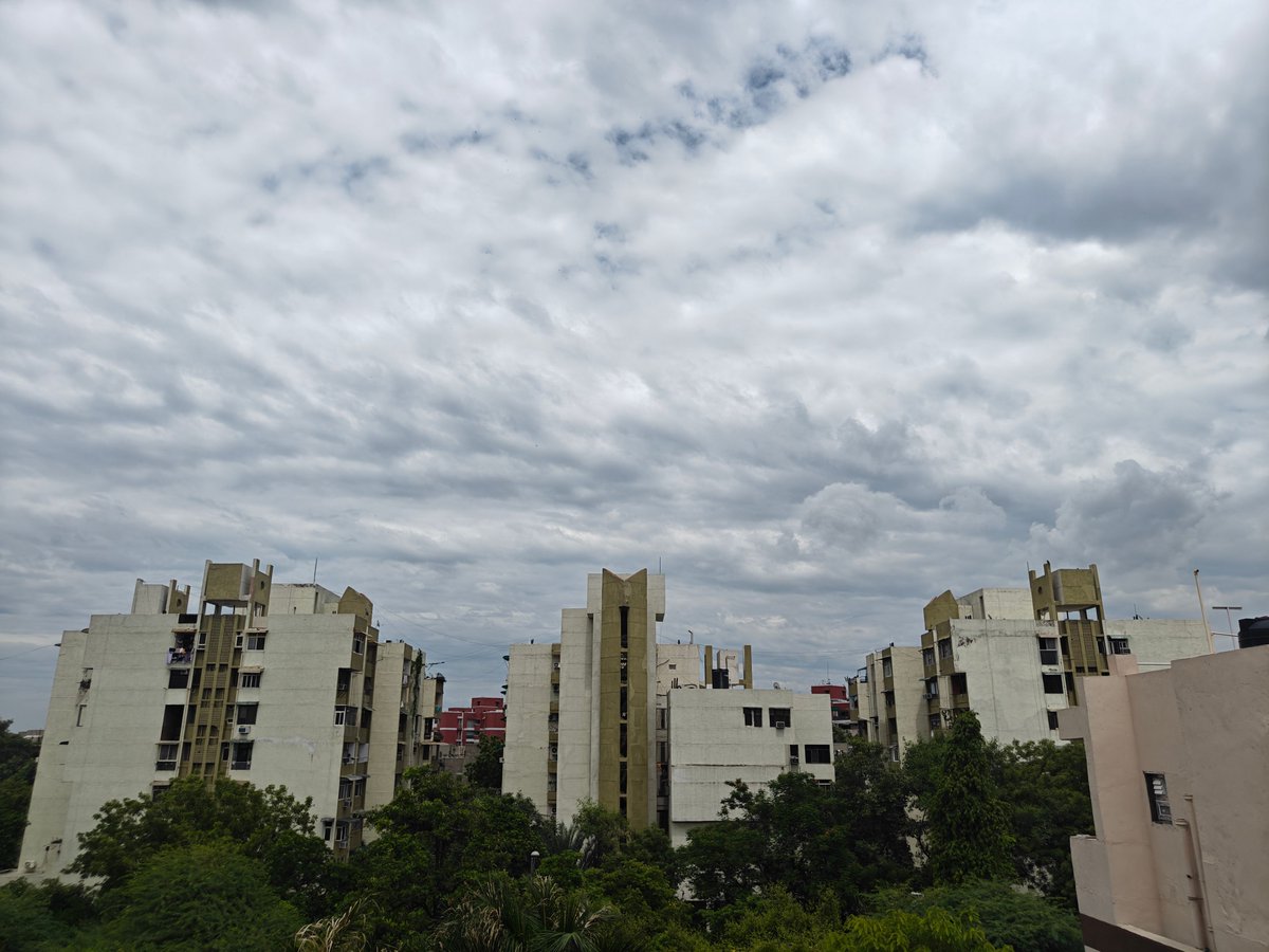 WeatherRadar_IN's tweet image. Captured beautifully by our user Nishant. 🌧️☁️ #DelhiWeather #PostRainVibes