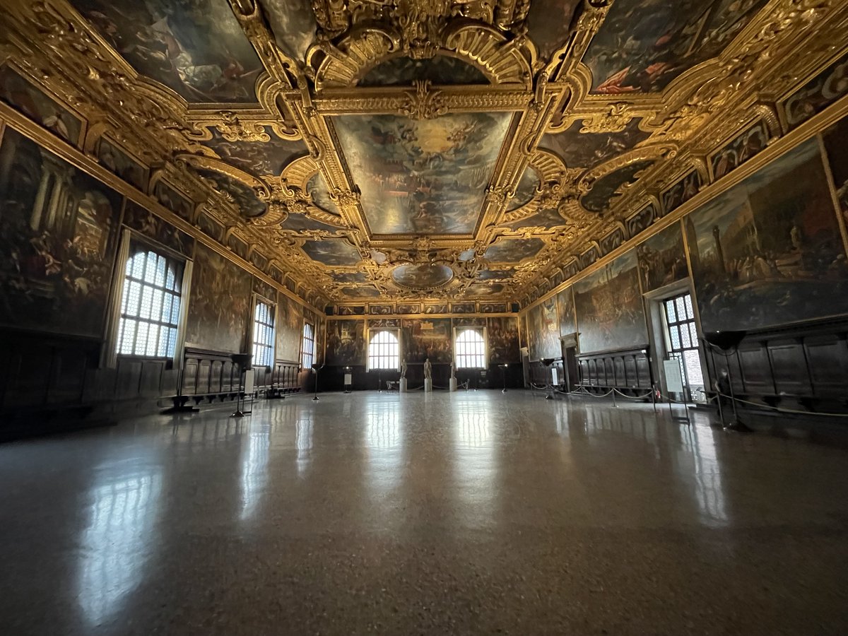 SandstoneGlobal's tweet photo. Join @BettanyHughes' journey From #ParistoRome through Venice's canals and palazzos as she traces the tradition of the Grand Tour. Stream on @BBCSelect in the US and Canada. #Paris #Venice https://t.co/WpMTLzTu8r https://t.co/Fk64hV6Pps