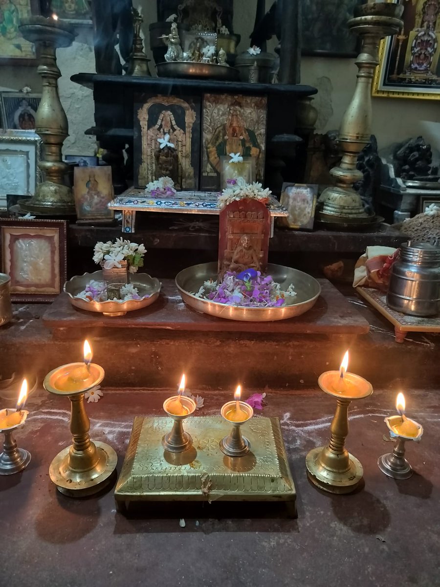 ajaycr's tweet photo. ಓಂ ಶ್ರೀ ರಾಘವೇಂದ್ರಯ ನಮಃ🙏
#sriraghavendraswamy #raghavendraswamy #aradhana #aradhane #raghavendra https://t.co/EltnCkuobn