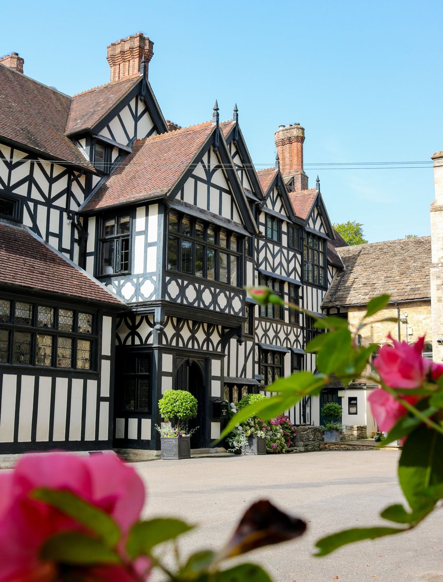 Sending our best wishes to our Year 11 Old Beaudesertians who are receiving their GCSE results today! Well done! 🎊👏 #BPSCommunity #GCSEResults