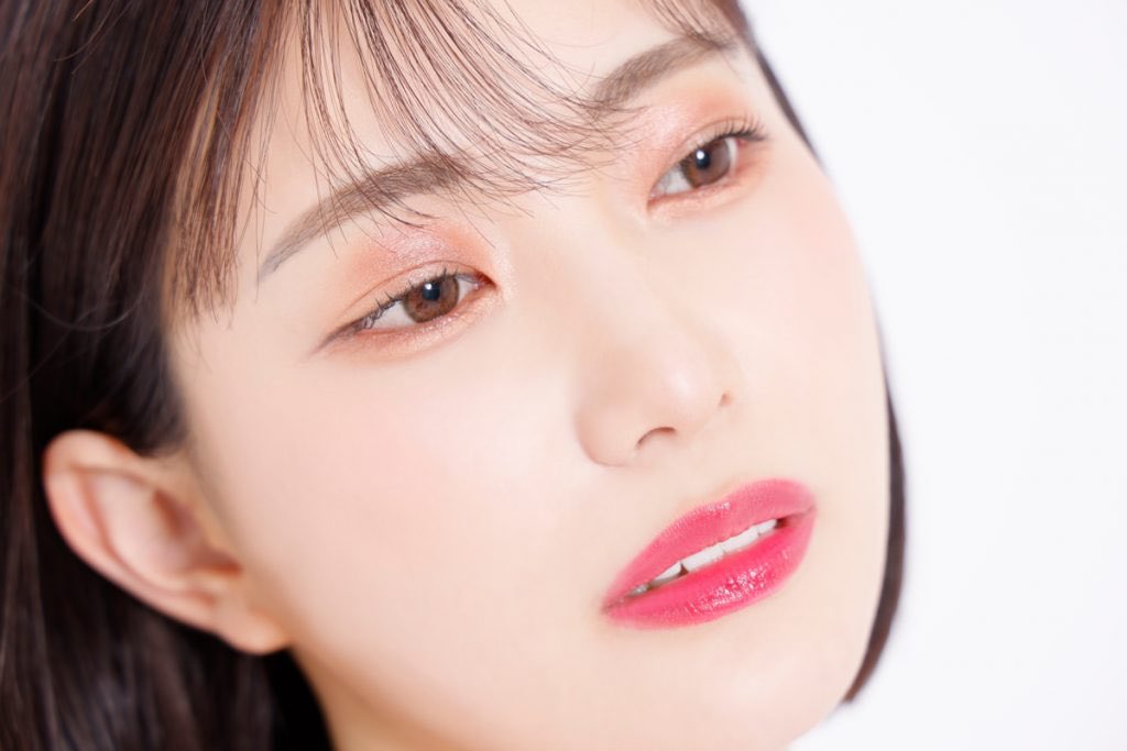 Make me UP!
⁡
8月のカバーモデル #美谷朱音 さんと
バーガンディを使用したメイクに挑戦💄

目元から唇にかけてのグラデーションがオシャレなカラーメイクです🍷
⁡
記事はこちら📱
https://t.co/hQjCo7HJmn
⁡
@akari_mitani17 https://t.co/krugno1daR