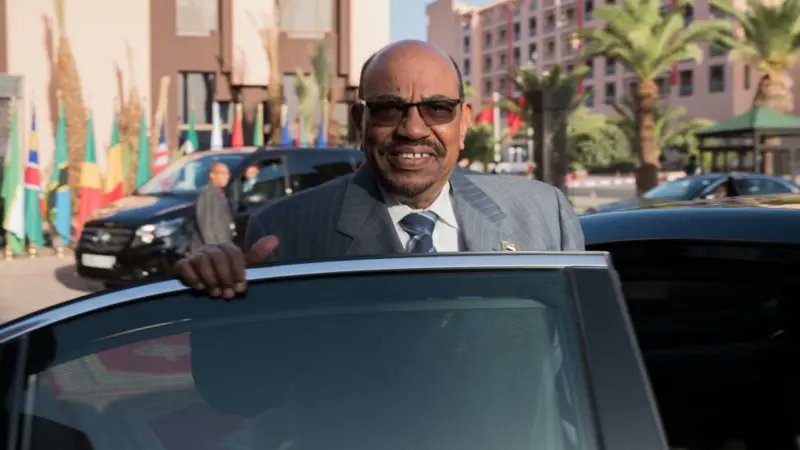 dosane3's tweet image. كبرا كبرا .. بالباب الوارء 😹😹😹