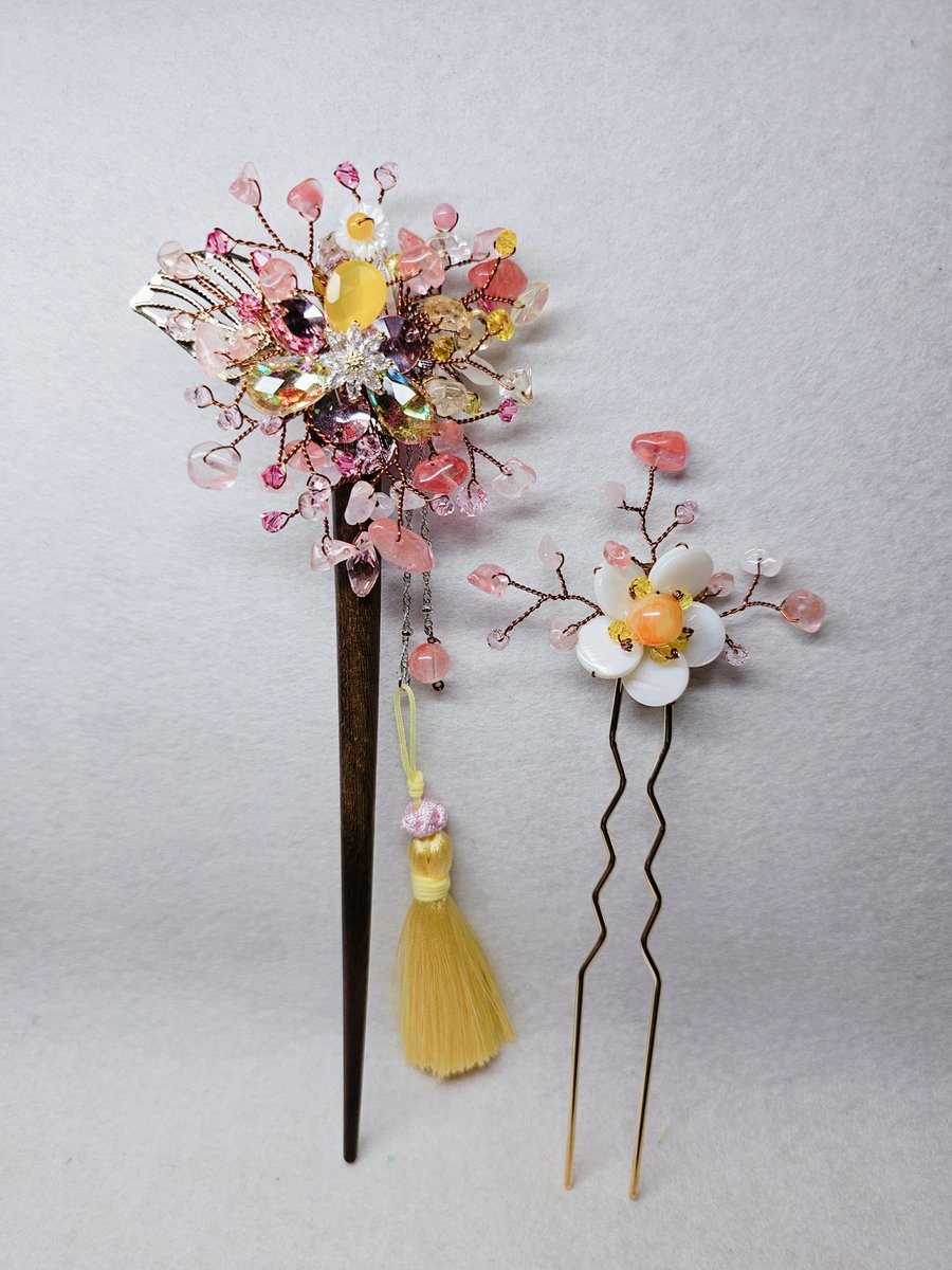 Rt^☆☆☆☆☆^
서디페💎서금페~~💎
9월21~22일 부산벡스코 (양일)
팔로워~알티하신분중
🌸❤️한 분을 9월말일 선정하여  한분께 스틱커미션테마비녀
제작해드립니다
⭐️⭐️커미션 테마비녀 진행합니다 ❤️
스페셜 원플원 몇분한정👍✨️
🌹연습비녀 50개 한정준비합니다
이미지는 다른분거 완성작입니다