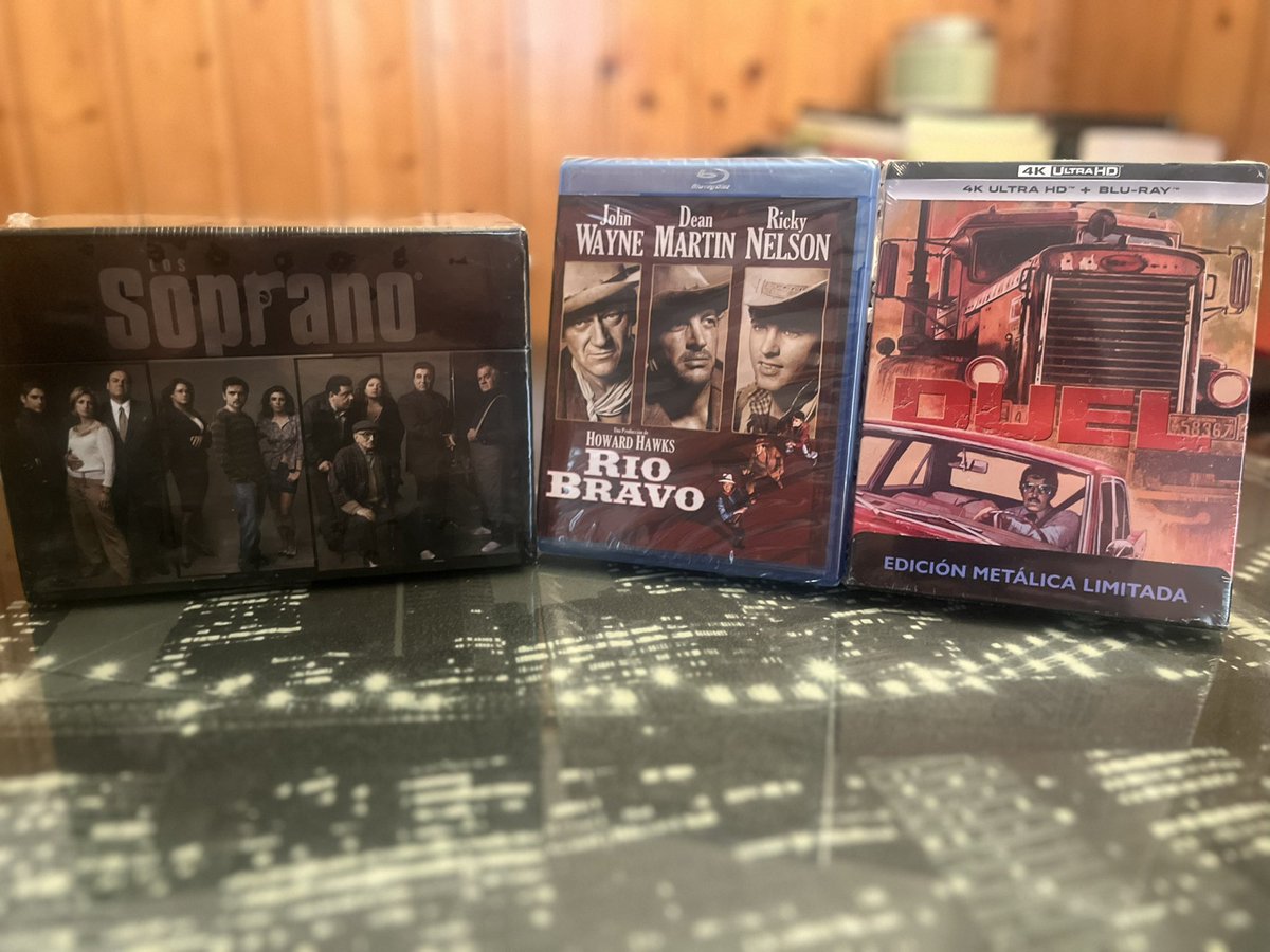 cinefiliacult's tweet image. Lo prometido es deuda. Por los 200K, creo que este SORTEO está a la altura.
2 Ganadores, dos premios.
Para ganar la MEJOR serie de la Historia solo tienes que:

-Dar Rt y ♥️
-Darme a seguir

Hasta el día 01/09/2024 para participar.
Mucha suerte🍀🤞☺️