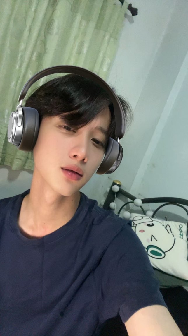 🤗👄