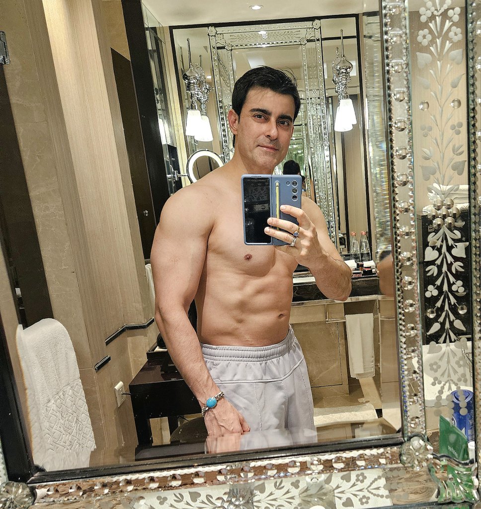 Mirrors dont lie 😉💪