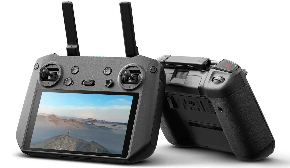 vrstorecomua's tweet image. Пульт керування дроном #DJI RC Pro Remote Controller за 28990грн здатен підтримувати пряму трансляцію 1080p/60fps на відстані до 15 км із затримкою всього 120 мс. 
#акціядня #розпродаж #товардня #квадрокоптер #мавік #дрон #mavik #mavik3T #mavik3E #drones 
vr-store.com.ua/ua/pult-upravl…