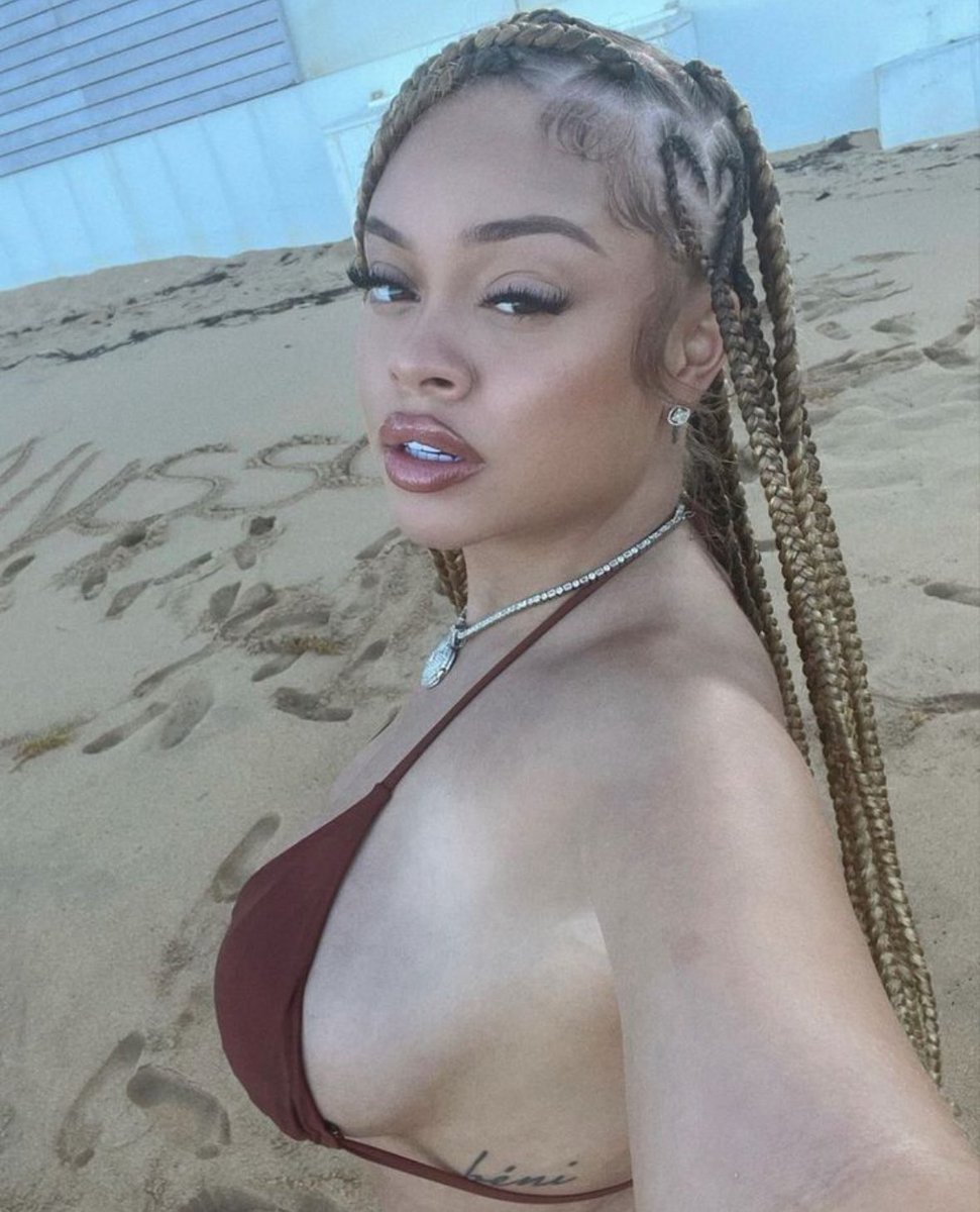 Latto with braids 😍