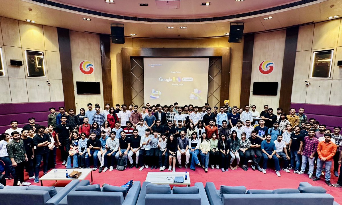 knowShubhangi's tweet image. Google I/O Extended Noida 💛

What’s better than a fast growing community? Seeing each and every one of them grow and succeed 🫶

The last 2 years with GDG Noida have been adventurous to say the least! 

Thank you GCET for helping us out with the venue ✨

#IOExtended #GDGNoida