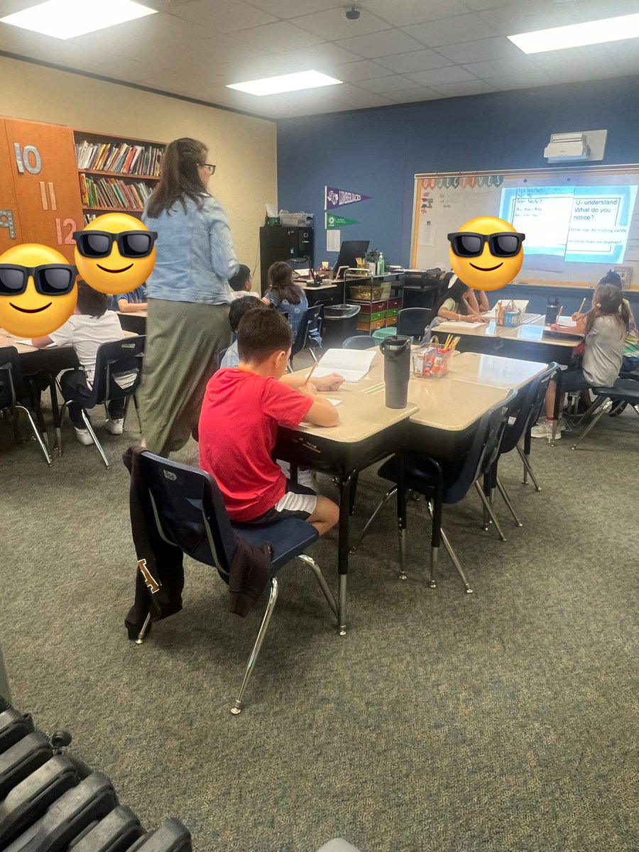 crayonsncursive's tweet photo. Mrs. McDonald’s third grade class working on problem solving using UPS Check! #LPLegacy #theBestNeverRest #theBestIsYetToCome #chooseLP https://t.co/NN0itoSt99