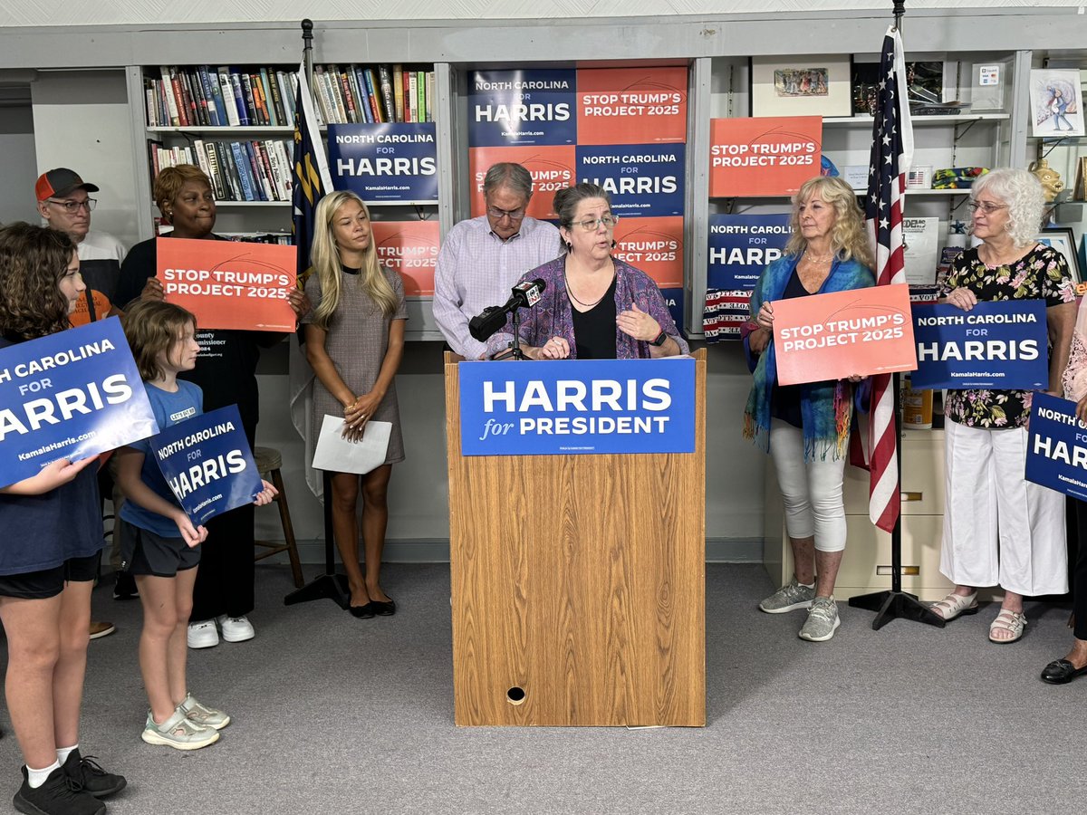 ASHEBORO:

Asheboro Councilman Bill McCaskill, @RCDemParty Chair Diane Hubbard, local parent Todd Dulaney + <a href="/UNCYoungDems/">UNC Young Democrats</a> President Sloan Duvall sent a clear message before a bright blue crowd: 

Trump is making Randolph County’s taxes sky-high if he is elected.

#ncpol