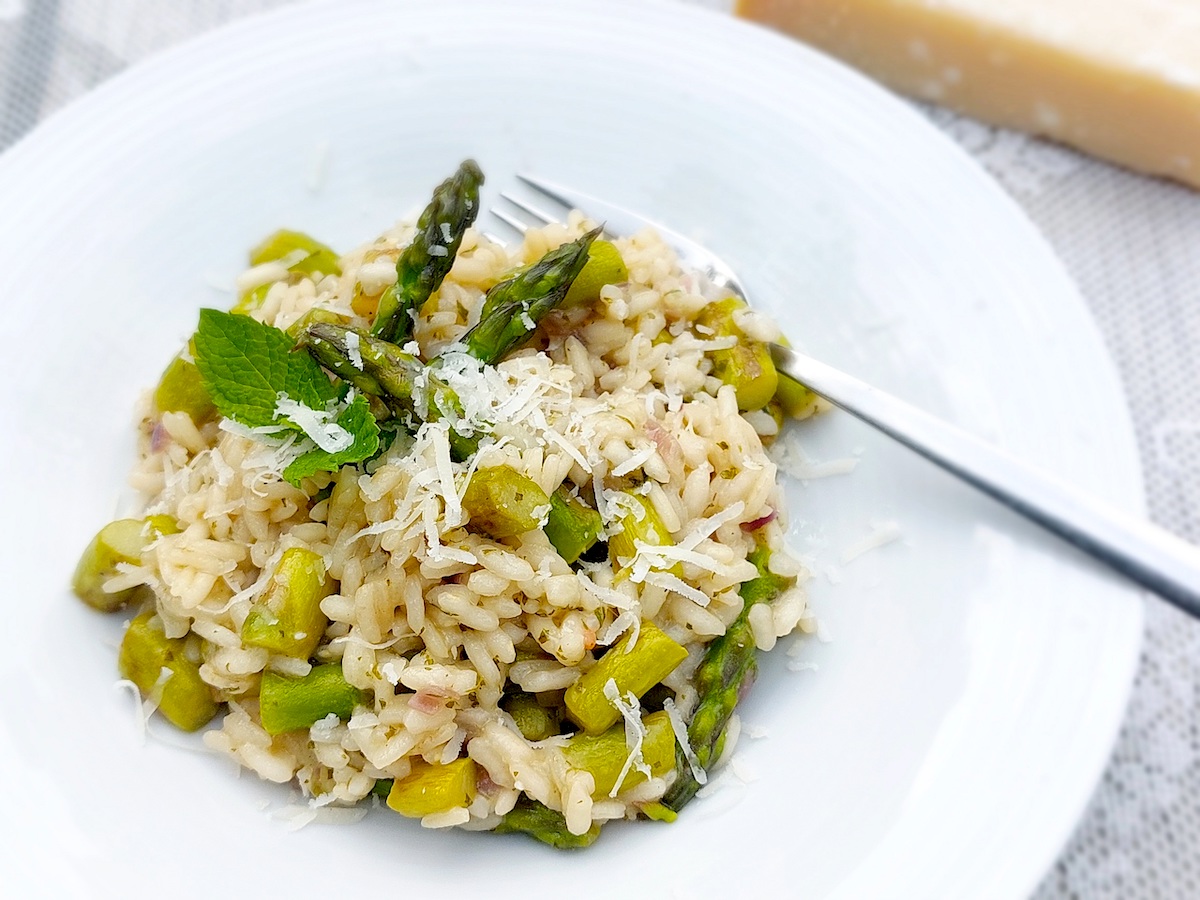 Recept: aspergerisotto met munt dlvr.it/TCBmc1