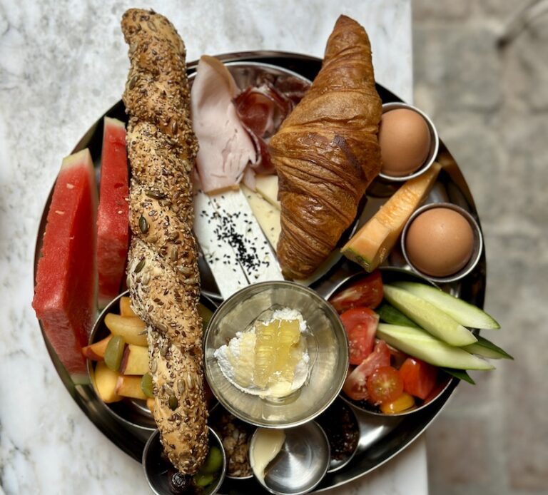 Rob Dobson tweet media