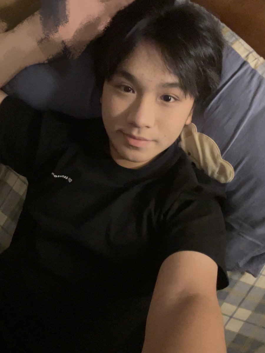 mzbc99's tweet photo. 睡觉睡觉💤#深圳 #男高中生 https://t.co/B0fVzmh85t