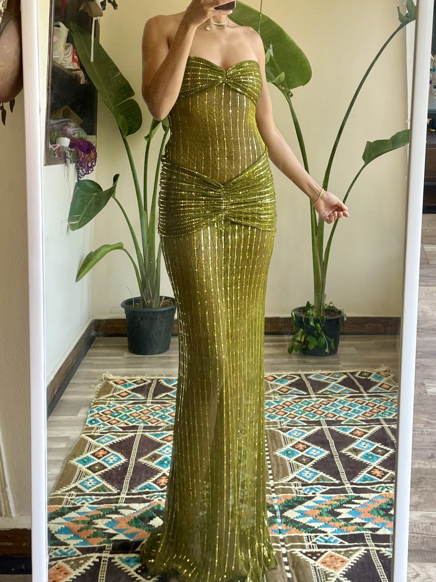 naydeenradias's tweet image. ✨GIVEAWAY ✨
One person will receive a free Zomoroda Gown 
How to enter:
Follow my page
Retweet and like
Tag at least one person in the replies 🤍

Winner will be chosen 8/26