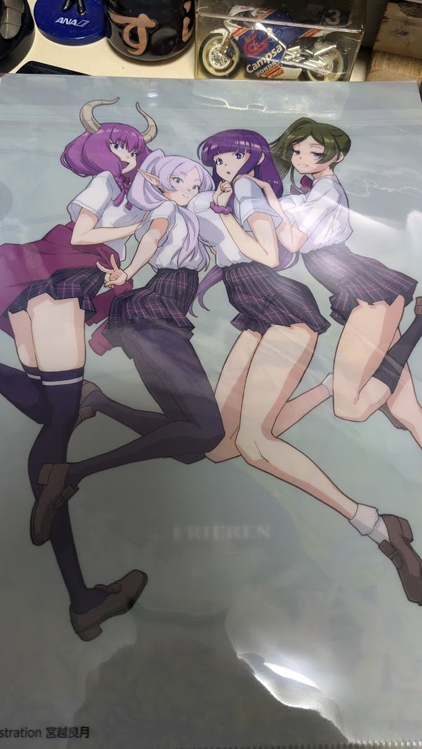 フリーレン本はおもしろ路線、イラストだけでなく様々な内容があってとても面白かった、個人的にはすごろくとひじからさんのフリーレン絵まとめw 